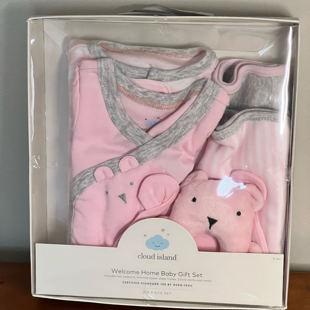 Cloud Island Pink Baby Gift Set NWT size 0-3 months
NWT